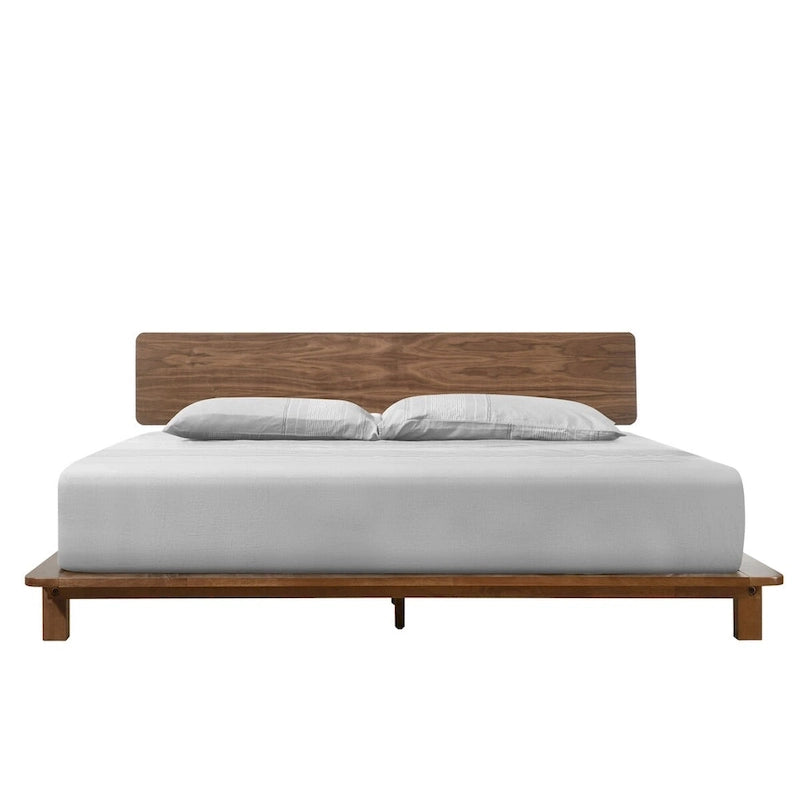 Lit plateforme discret avec tête de lit en placage de noyer et lattes en bois — Grand lit/Très grand lit