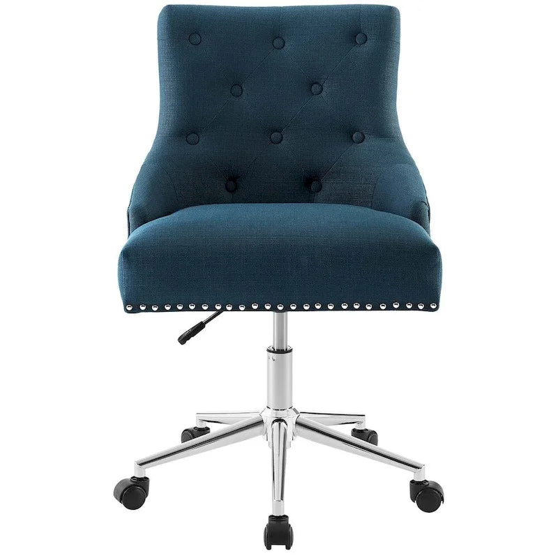 Fauteuil de bureau pivotant capitonné avec garniture cloutée et base chromée